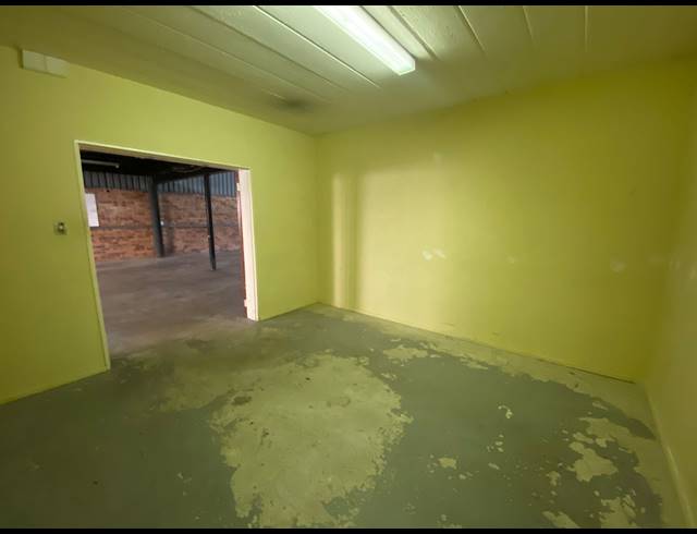775M² WAREHOUSE TO LET IN ROBERTVILLE